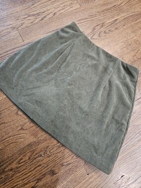 HALARA Olive Green Ribbed Mini Skirt